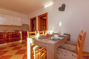 Dining - Cottage in Croatia Near Beach & Town Centre (Crikvenica)