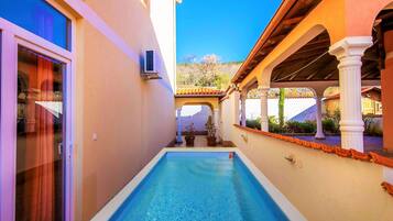 Apartment | Pool | Outdoor pool