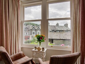 4 bedrooms, individually furnished, bed sheets - Nice Holiday Home in Ambleside in a Natural Setting With Cosy Decor (Ambleside)