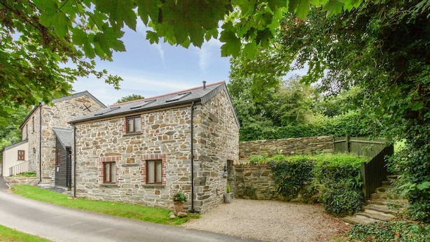 Cottage | Exterior - Comfortable Home for a Romantic Stay in a Beautiful Place (Bodmin)