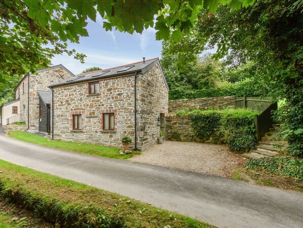 Cottage | Exterior - Comfortable Home for a Romantic Stay in a Beautiful Place (Bodmin)