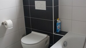 Apartment | Bathroom | Towels - Lovely Villa in Malchow near Sea (Insel Poel)