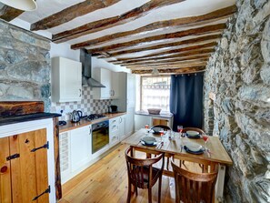 Ferienhaus | Eigene Küche | Kühlschrank, Geschirrspüler, Kochgeschirr/Geschirr/Besteck