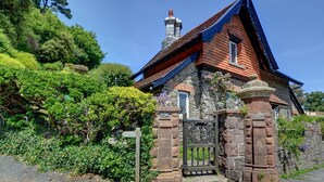 Exterior - Cozy Cottage near Magnificent Beaches of Lynton (Lynton)