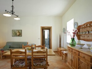 Dining - Spacious Holiday Home in Patti With Pool (Patti)