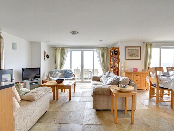 House | Living room - Detached House Overlooking the Beach With Enviable Unbroken sea Views (Saundersfoot)