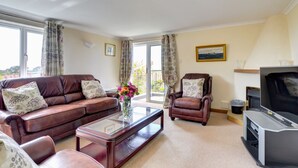 Unclassified image, 4 of 14, button - Spacious Holiday Home in Cornwall With Garden (Padstow)