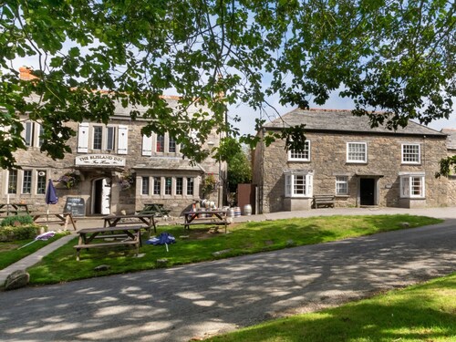 Authentic Farmhouse With Private Garden in Rural Cornwall