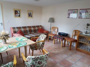 Bungalow | Wohnzimmer | Kamin, DVD-Player