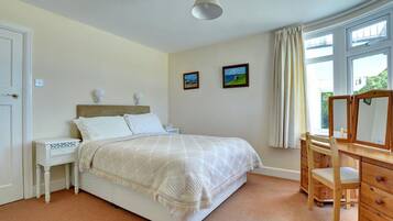 Apartment | 1 bedroom, individually furnished, bed sheets