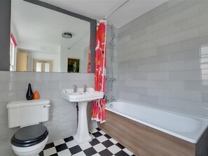 Ferienhaus | Badezimmer | Badewanne