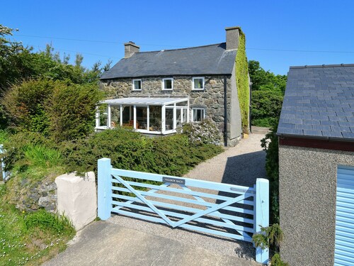 Charming Holiday Home in Aberdaron With Private Garden