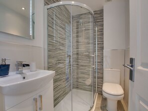 House | Bathroom - Enchanting Cottage Near the Coast in Cornwall, With Nice Garden and Beautiful Views (Padstow)