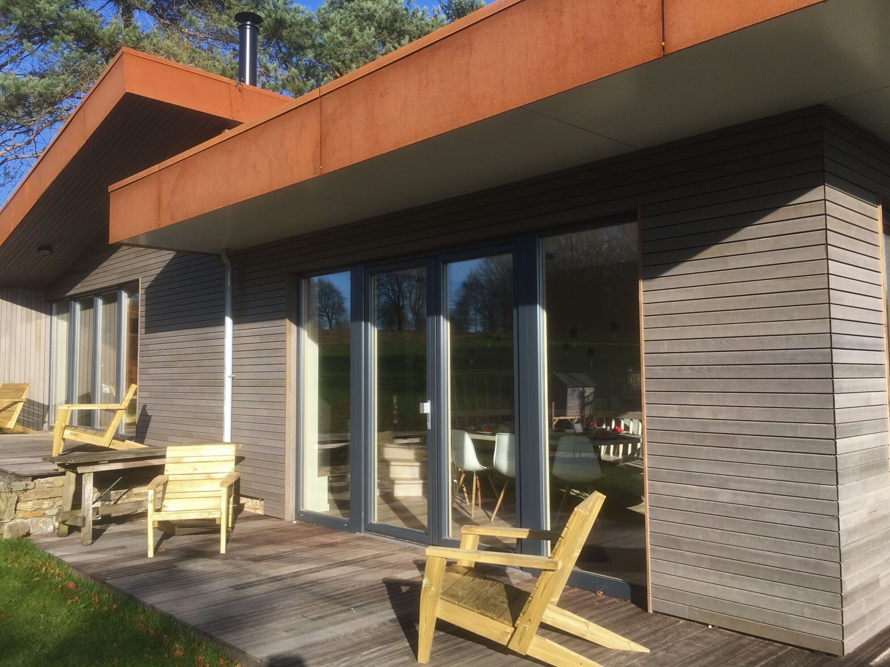 المنشأة من الخارج