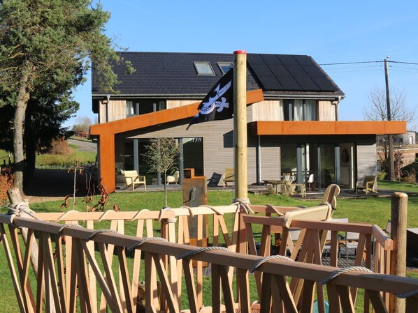 House | Exterior - Chic Retreat Near Lake & Fens (Waimes)