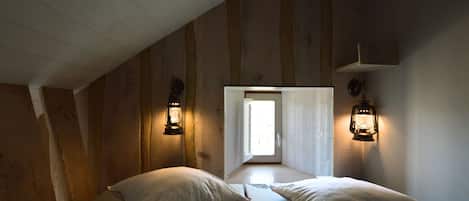 4 bedrooms, individually furnished, bed sheets