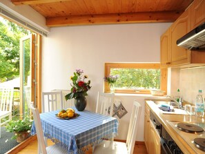 Fridge, oven, dishwasher, coffee/tea maker