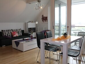 Apartment | Dining