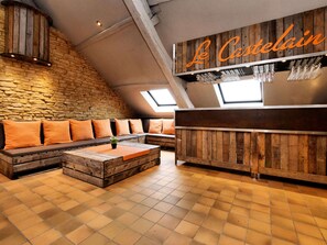 House | Living room - Group Villa With Pool & Sauna (Florenville)