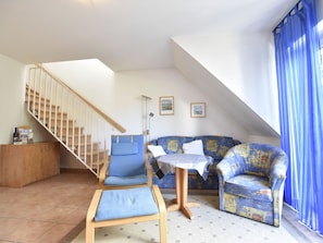 Apartment | Living room - Spacious Apartment in Dierhagen Strand With Balcony (Ostseebad Dierhagen)