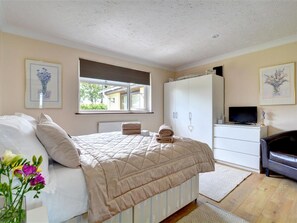 3 Schlafzimmer, individuell eingerichtet, Bettwäsche