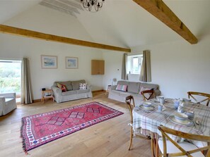 DVD player - Holiday Home Offering Stunning Views Across the Valley in the Village of Sedlescombe (Battle)