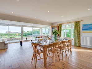 Dining - Beautiful, Detached Holiday Home With Open Fireplace and Large Garden in Cornwall (Padstow)