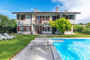 Villa | Exterior