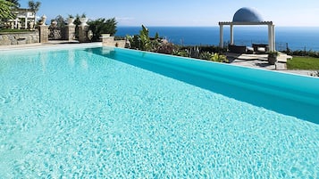 Villa | Pool | Innenpool, Außenpool