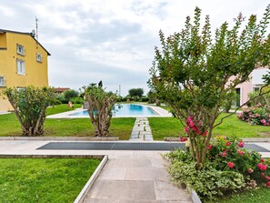 House | Pool