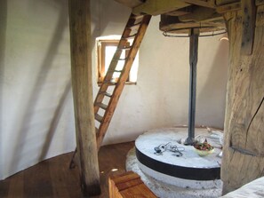 Rumah | 2 kamar tidur dan dilengkapi dengan perabotan berbeda-beda