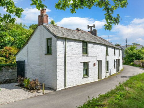 Luxurious Holiday Home With Garden at Cornwall
