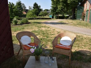 Apartment | Balcony - Spacious Apartment With Garden, Terrace, Heating and Bar (Boiensdorf)