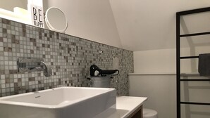 Bathroom - Charming Apartment Near Sea in Alt Farpen (Blowatz)