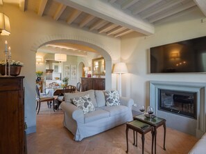 House | Property amenity - Holiday Home in Cortona With Pool & Valley Views (Cortona)