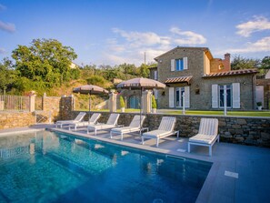 House | Pool | Indoor pool, outdoor pool - Holiday Home in Cortona With Pool & Valley Views (Cortona)