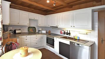 House | Private kitchen | Stovetop, highchair