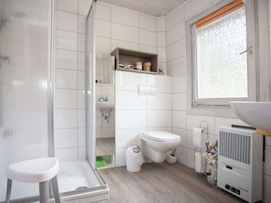 Bathroom - Cozy Holiday Home in Niedersfeld With Private Garden (Winterberg)