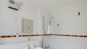 House | Bathroom - With Stunning Views From the Rear of the Property (Ambleside)