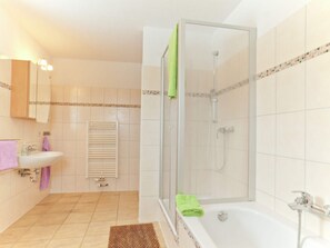 House | Bathroom - Gemutliche Ferienwohnung in Satow (Satow)