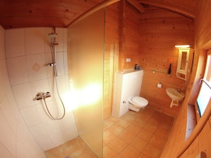 Bathroom | Shower, towels