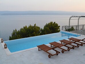 Apartment | Pool | Outdoor pool, a heated pool