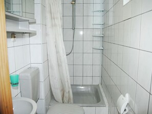 Ferienhaus | Badezimmer | Dusche, Haartrockner