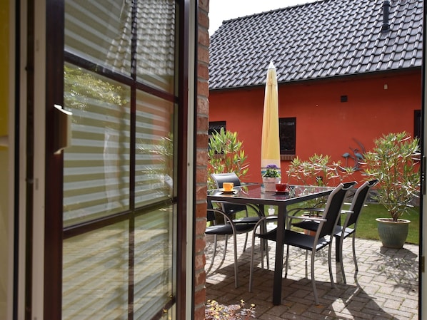 Balcony - Idyllic Holiday Home in Gerdshagen With Barbecue (Satow)