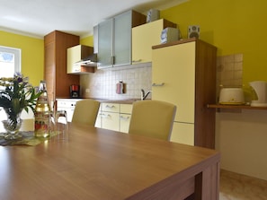 Dining - Idyllic Holiday Home in Gerdshagen With Barbecue (Satow)