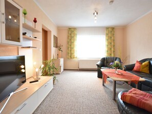 House | Living room - Idyllic Holiday Home in Gerdshagen With Barbecue (Satow)