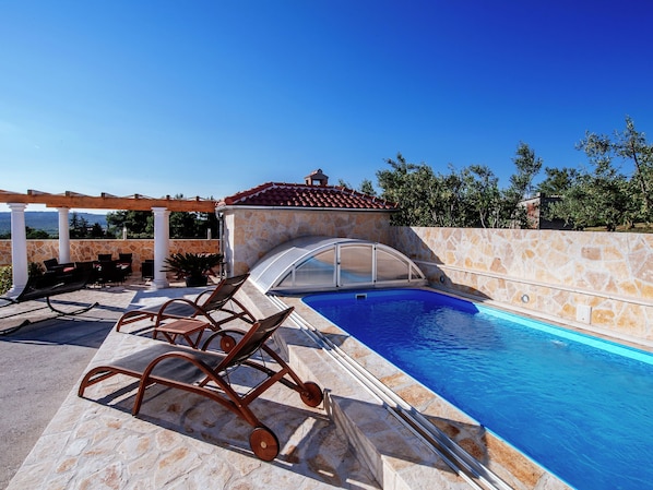 Outdoor pool, a heated pool