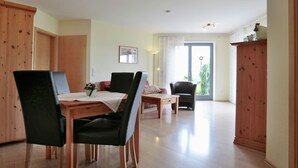 Dining - Charming Apartment in Düdinghausen With Terrace (Medebach)