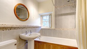House | Bathroom | Combined shower/bathtub - Beautiful Stone Built Property Offering Plenty of Character and Large Private Garden (Ambleside)