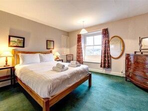 House | 3 bedrooms, bed sheets - Beautiful Stone Built Property Offering Plenty of Character and Large Private Garden (Ambleside)